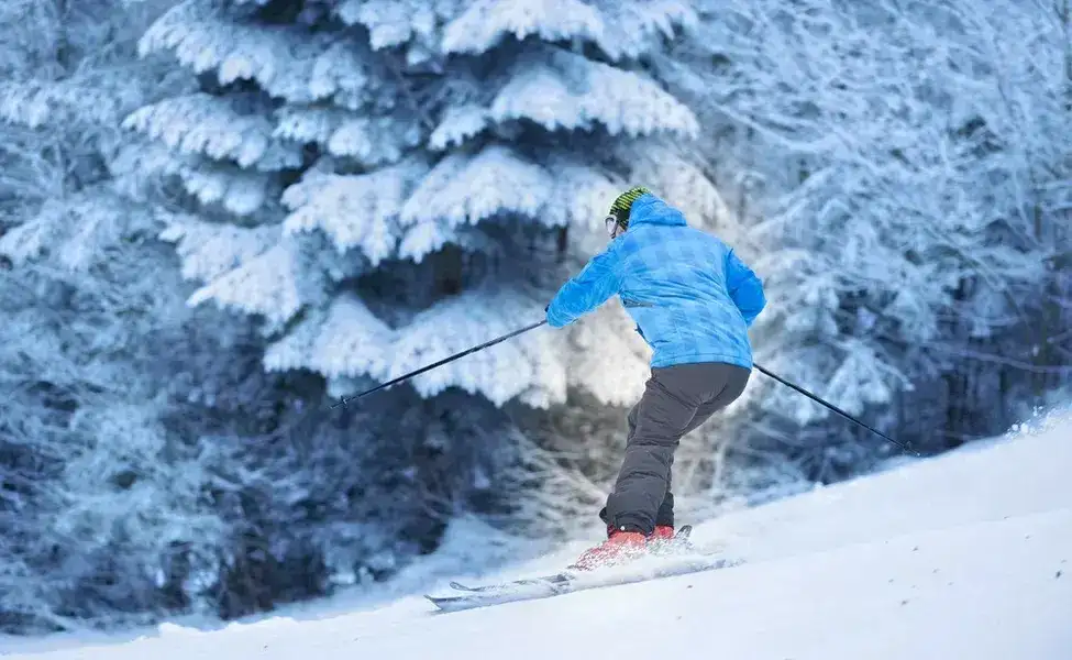 Skiing in Manali at Solang Valley | Book Online & Get 23% off