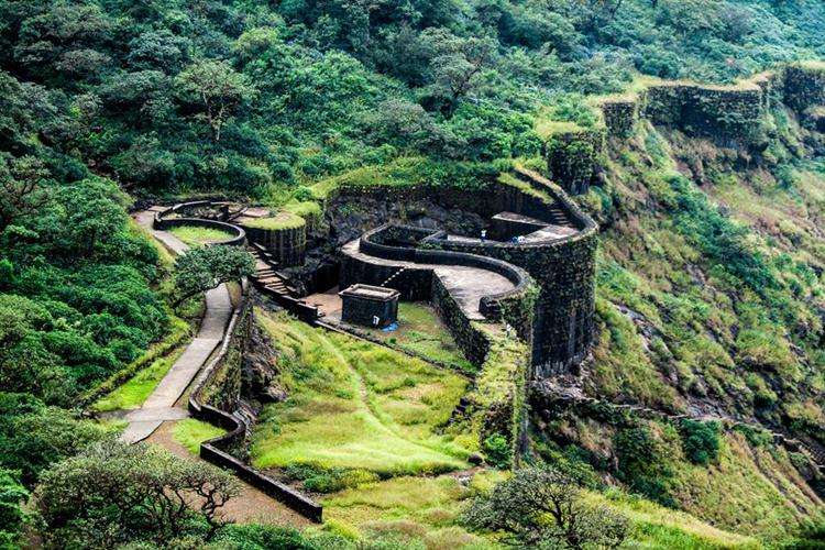 One Day Monsoon Trek to Raigad Fort, Pachad