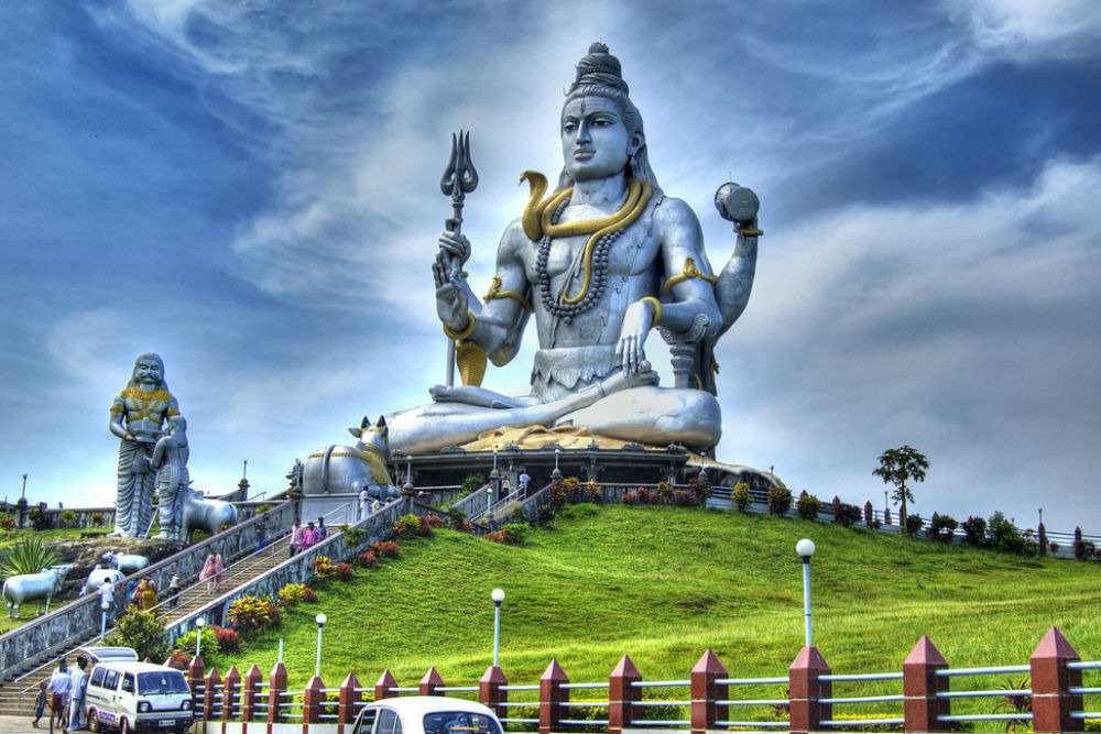 Murudeshwara- 489 km from Bangalore