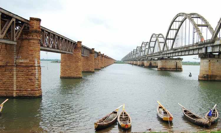 Rajahmundry - 399 Km from Hyderabad