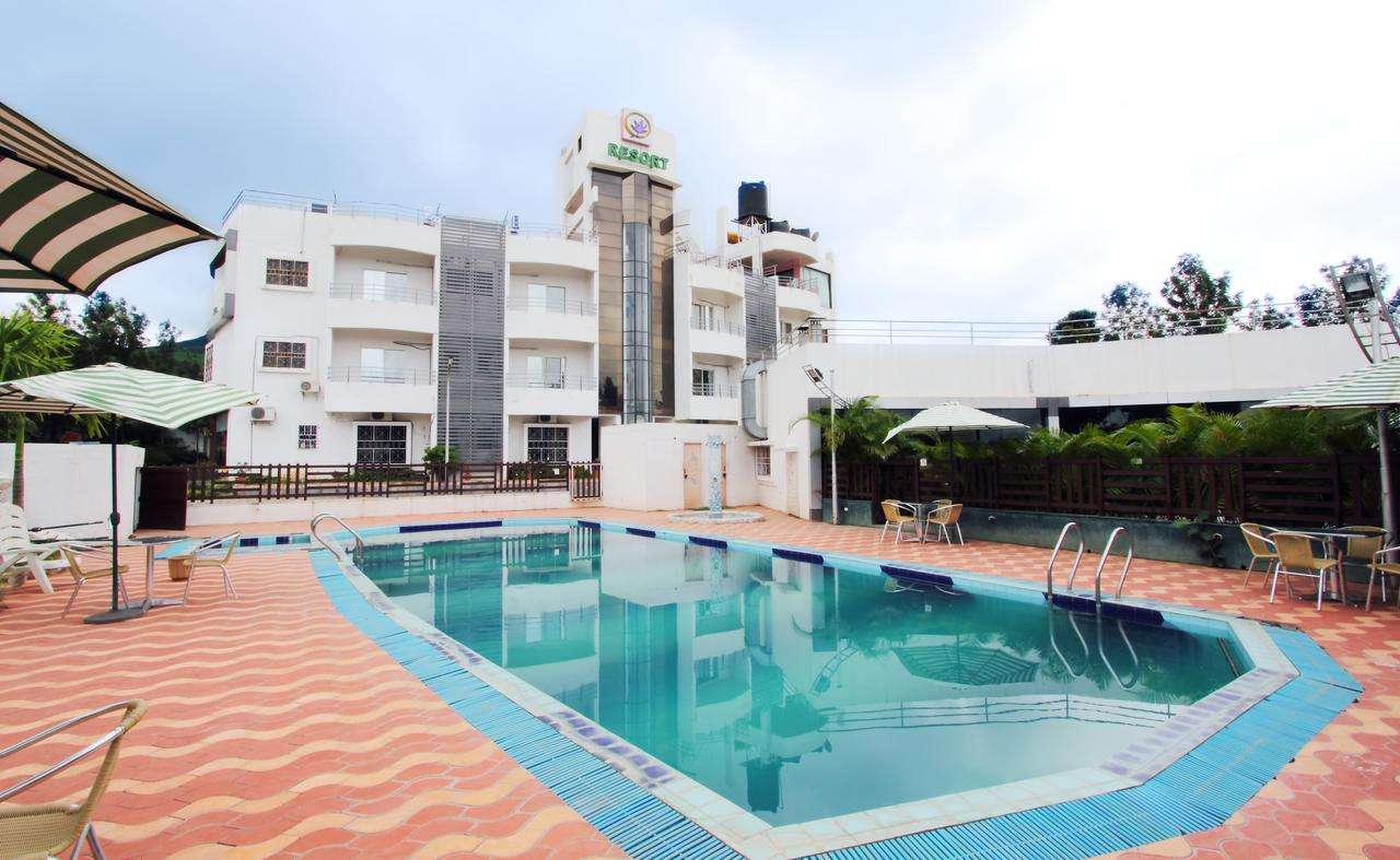 Spring Hills Holiday Resort, Mukaiwadi