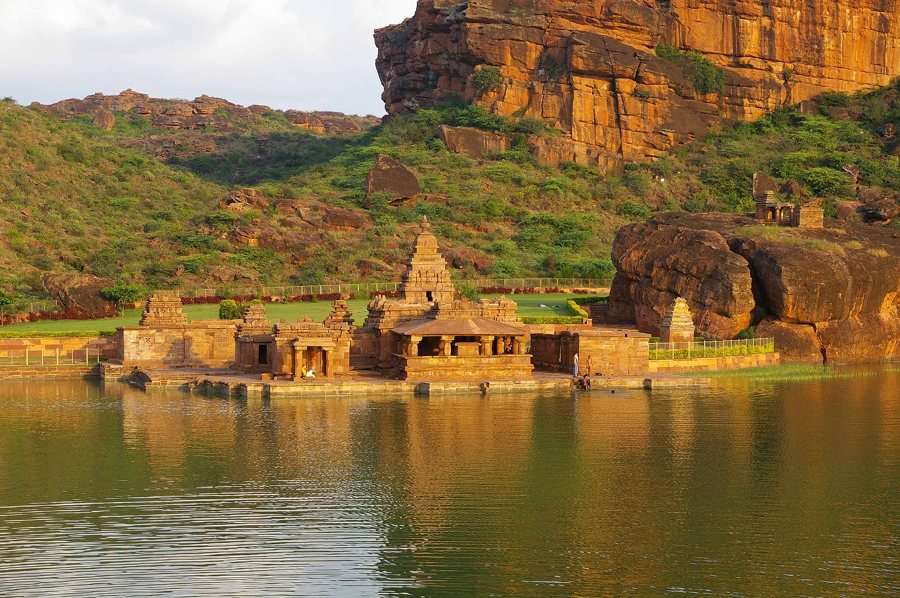 Bangalore to Badami (400 Kms)