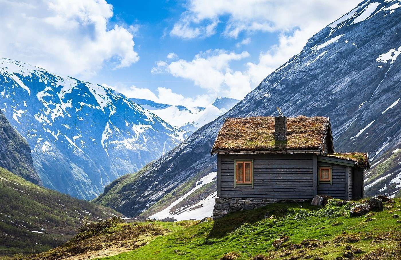 Palampur (487 Km from Delhi)