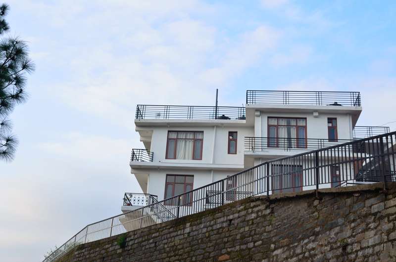 White Mushroom Sanawar View Resort