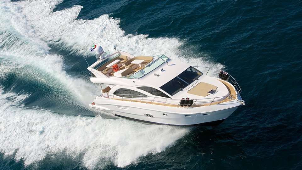 Cruise The Arabian Gulf On a Yacht