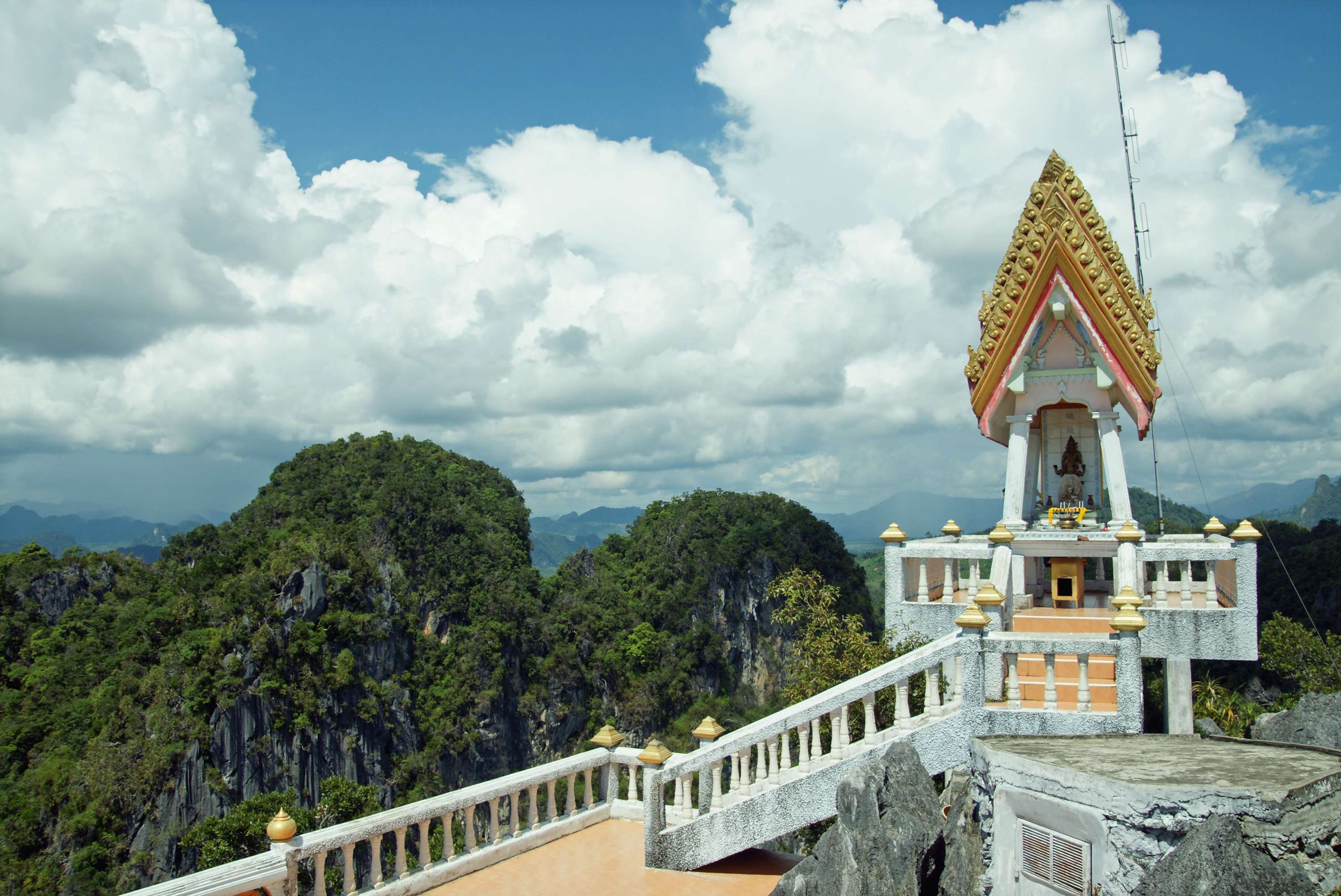 Wat Tham Sua