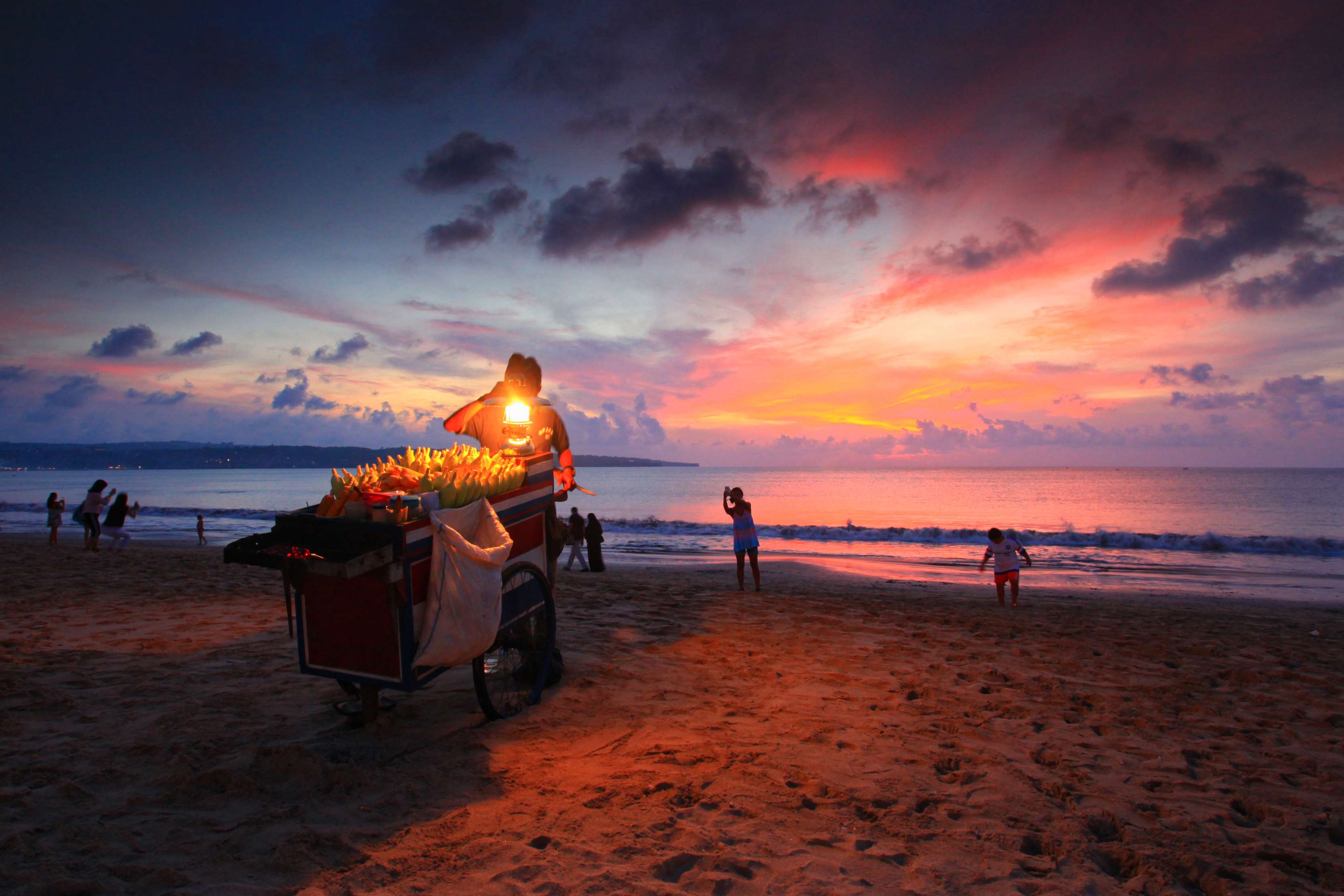 Tanah Lot Sunset and Jimbaran Bay Dinner Tour