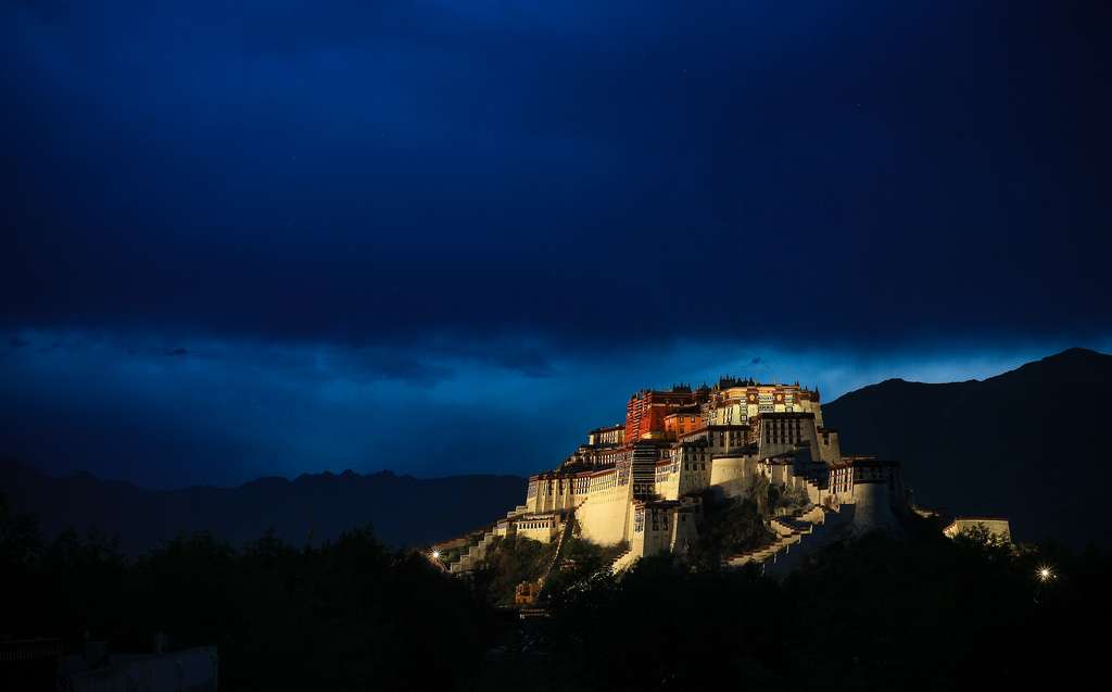 Visit Potala Palace