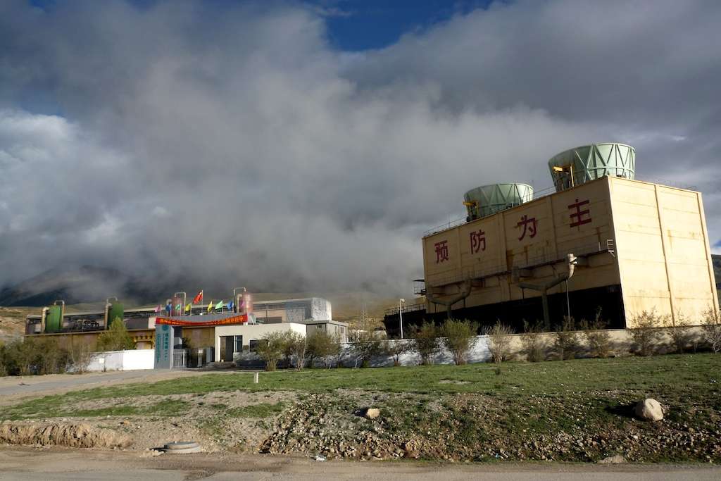 Visit Yangbajing Hot Springs