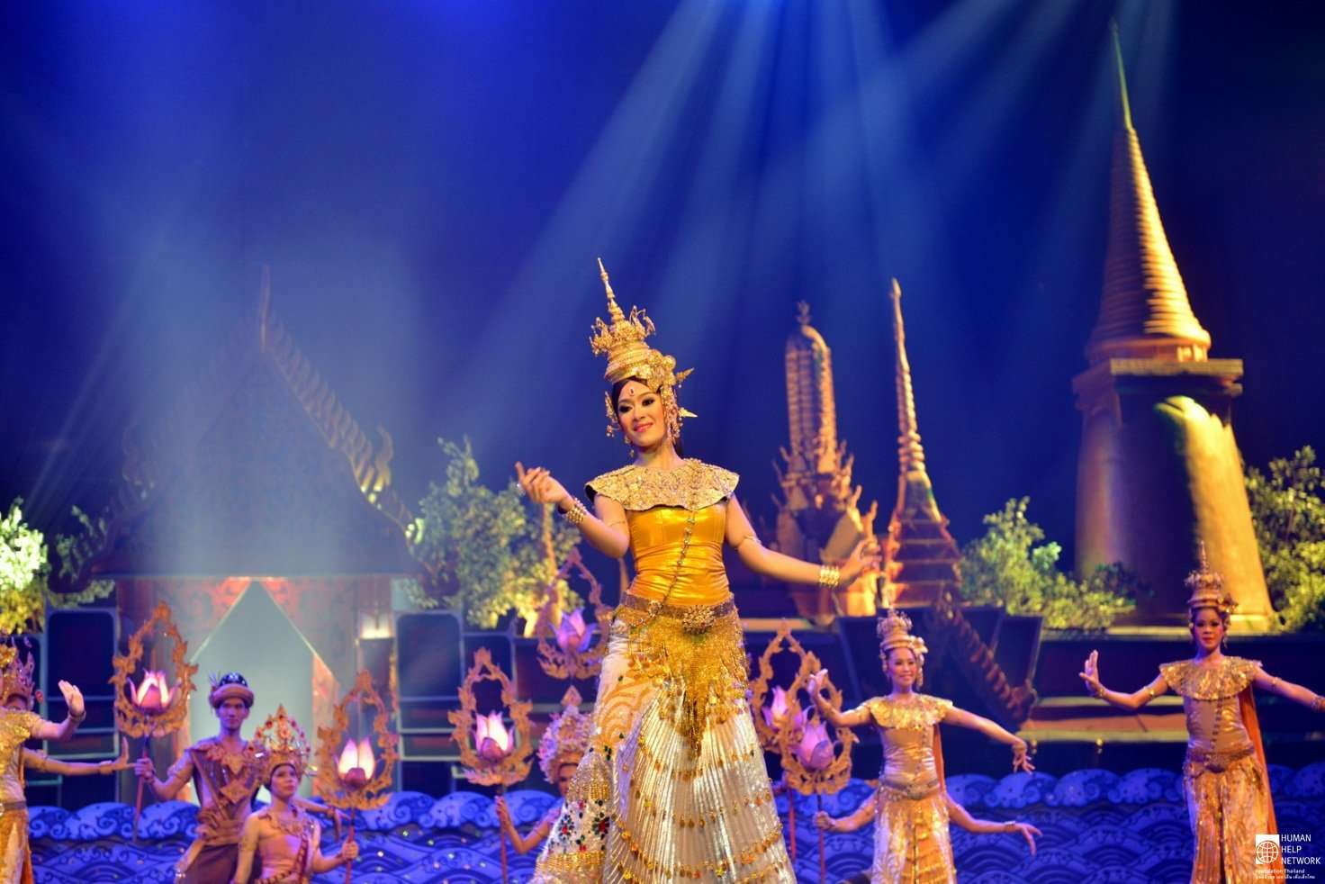  Have Fun During the Alangkarn Show, Pattaya