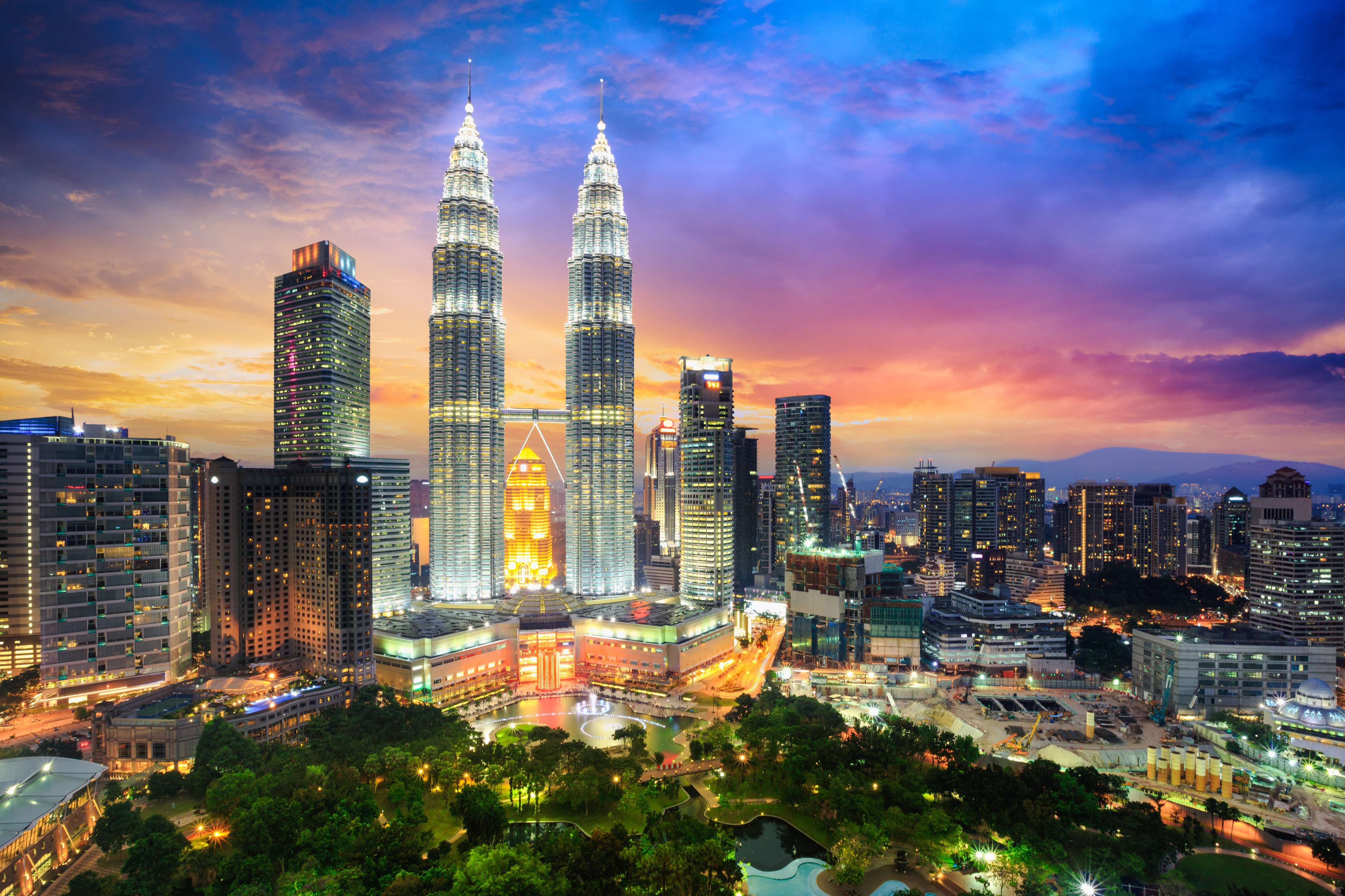 Explore Petronas Twin Towers