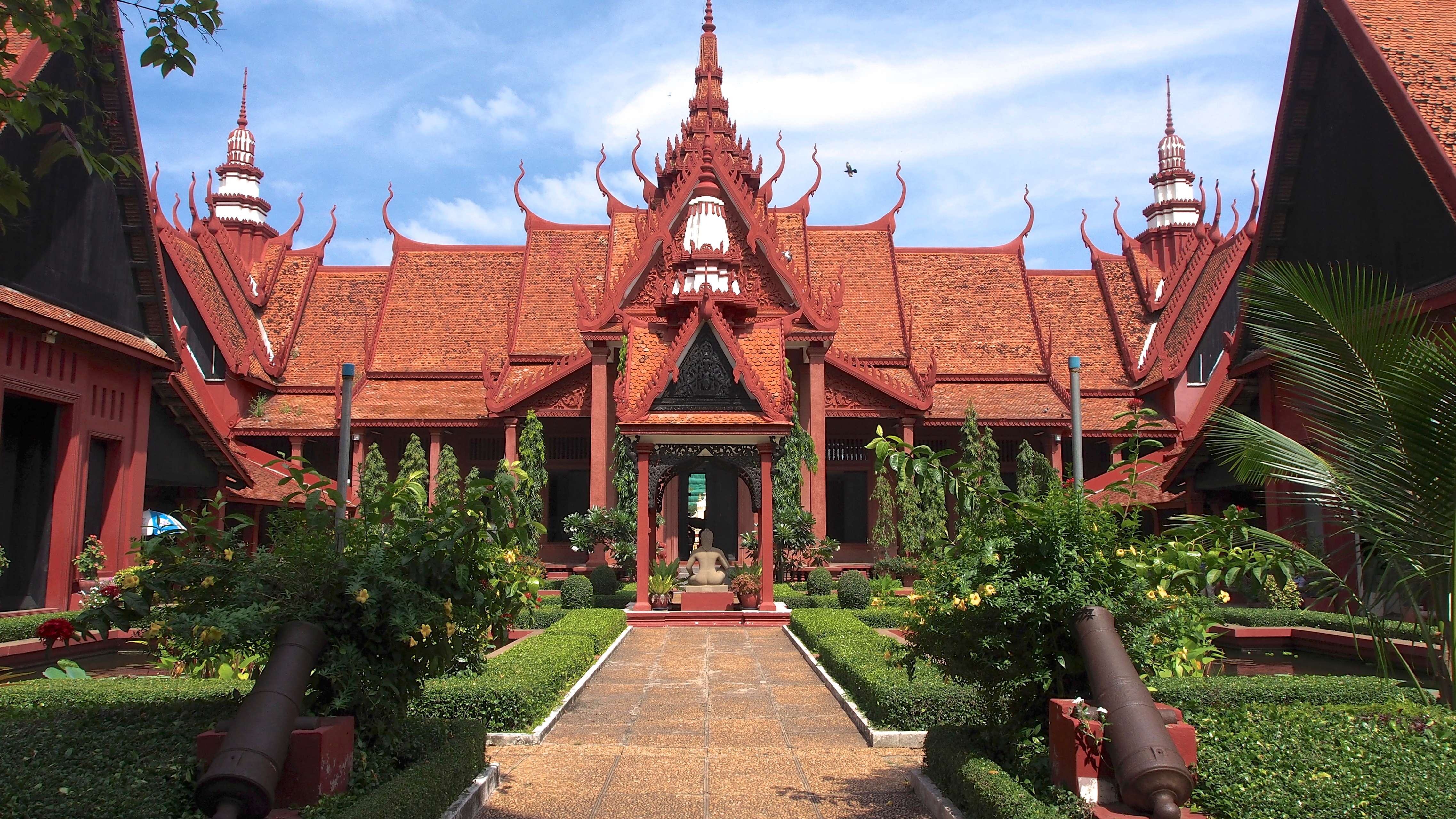 Visit National Museum of Cambodia