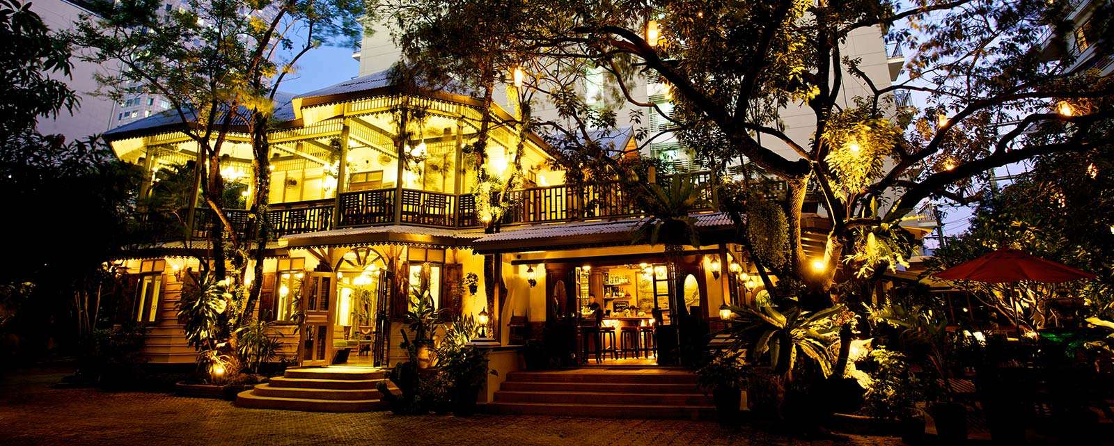 Hemingway's Bar and Restaurant in Bangkok