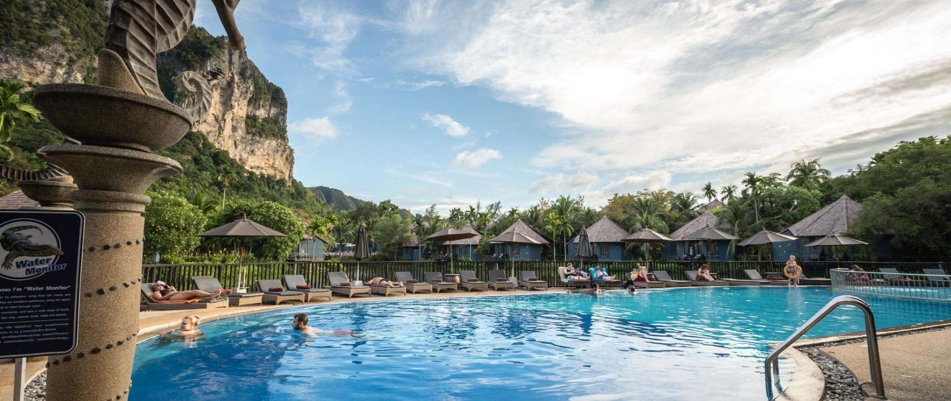 Peace Laguna Resort & Spa