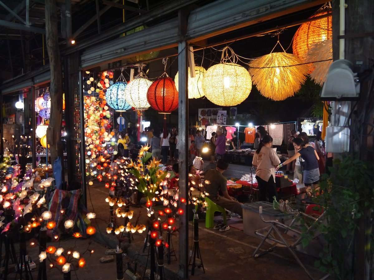 Chang Puak Gate Night Market