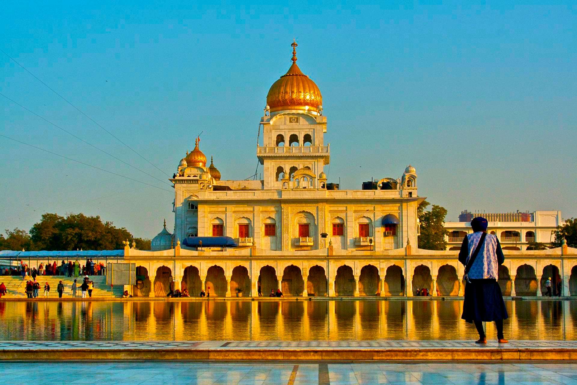 Pay a Visit to Gurudwara Bangla Sahib