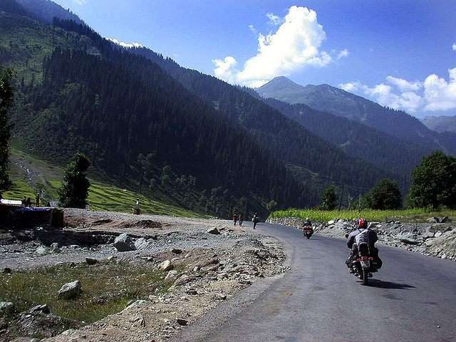 Sonmarg (342 km from Leh)