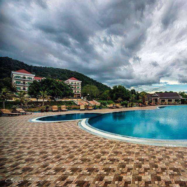 Rock Royal Hotel & Resort