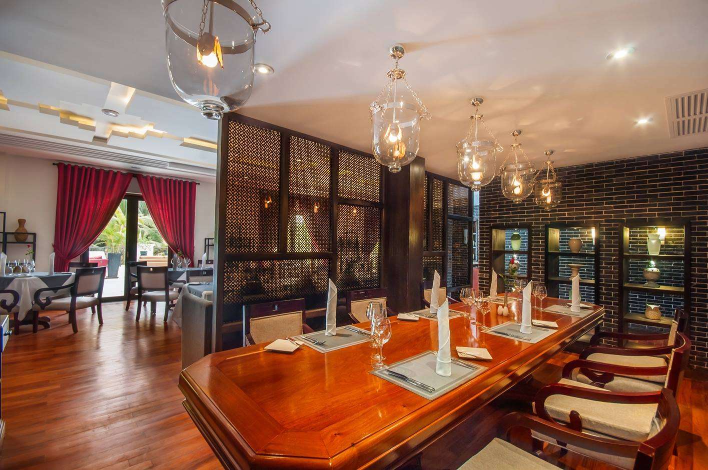 Damnak Lounge Fine Dining