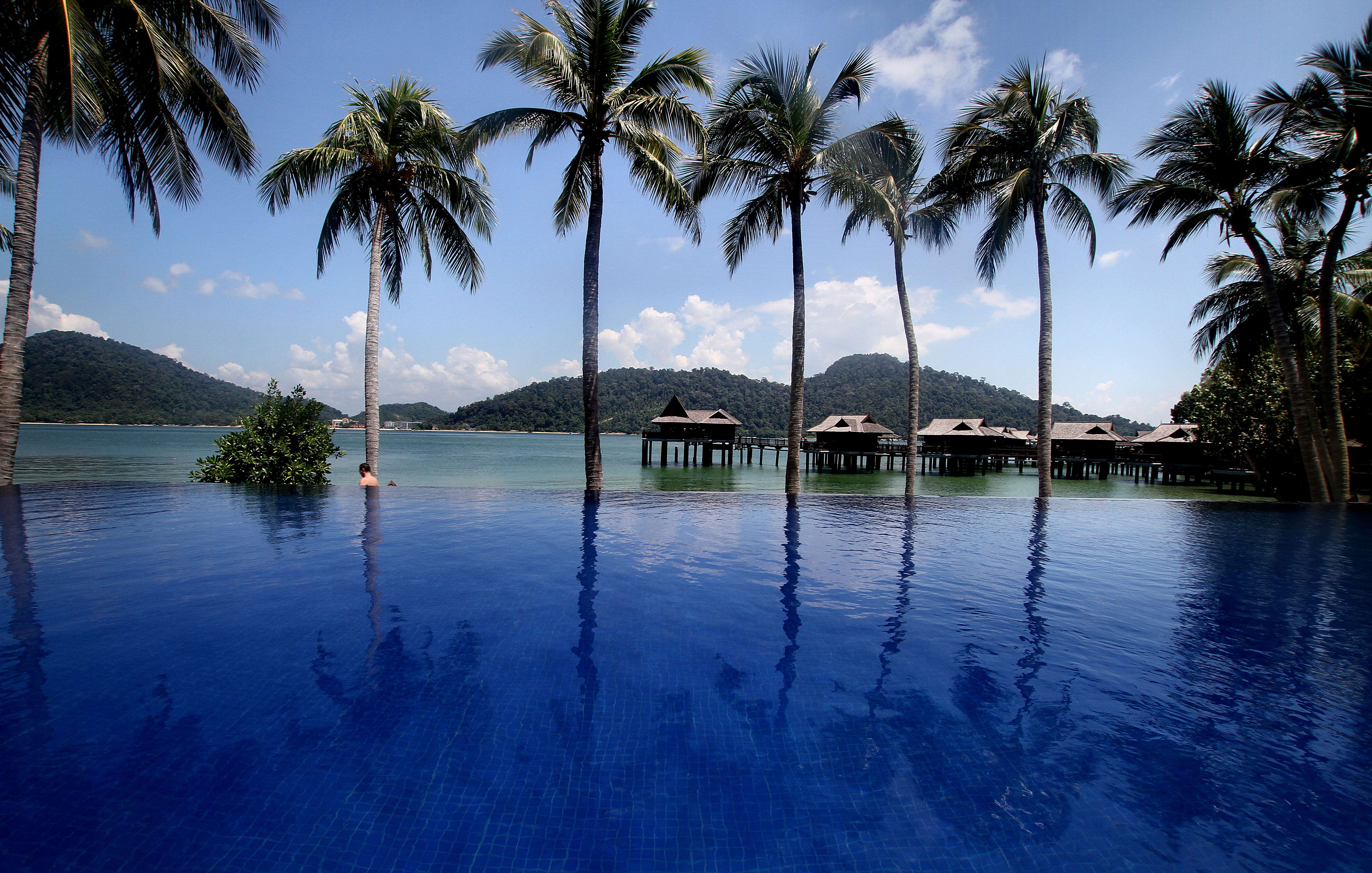 15 Malaysia Beach Resorts That Offer Best Hospitality & Luxury