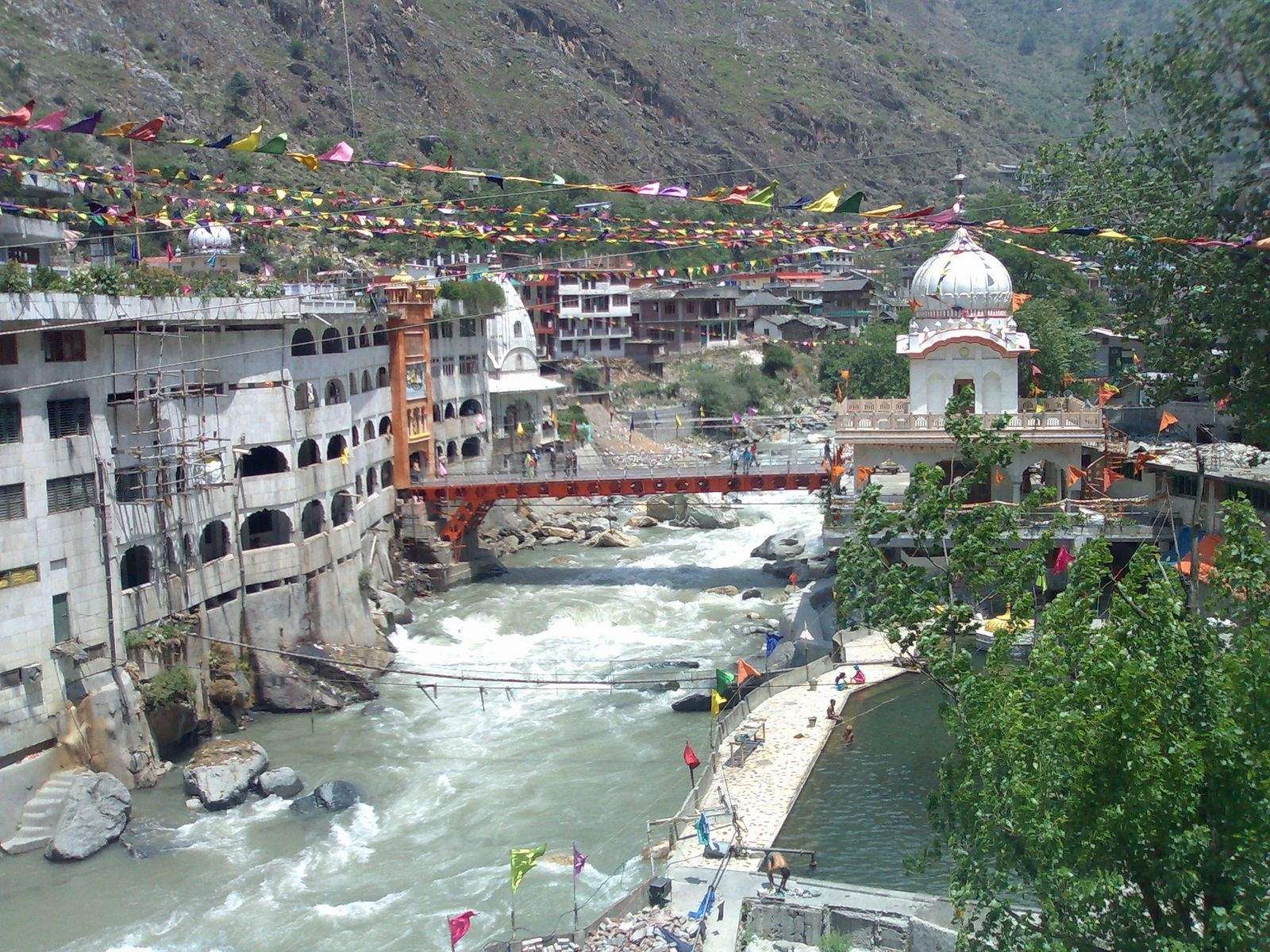 Take a Dip into Manikaran Hot Spring