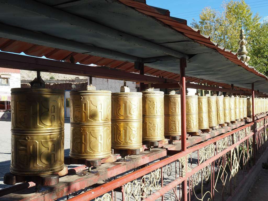 Visit Mani Lhakhang Stupa
