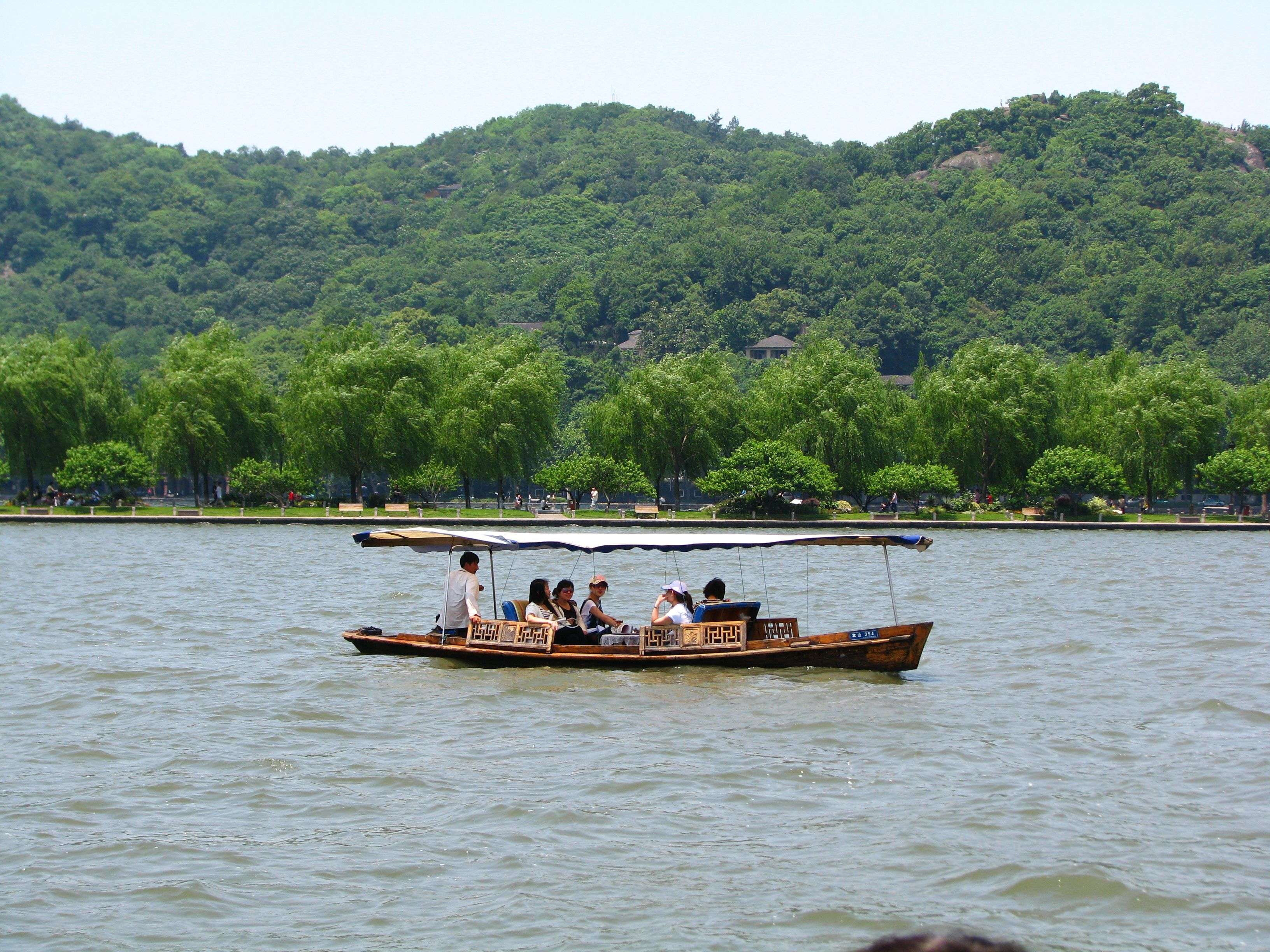 Go Boating at West Lake