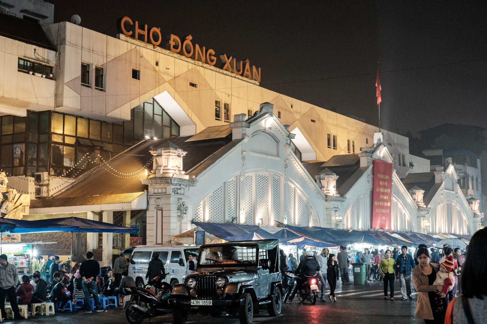 Dong Xuan Market