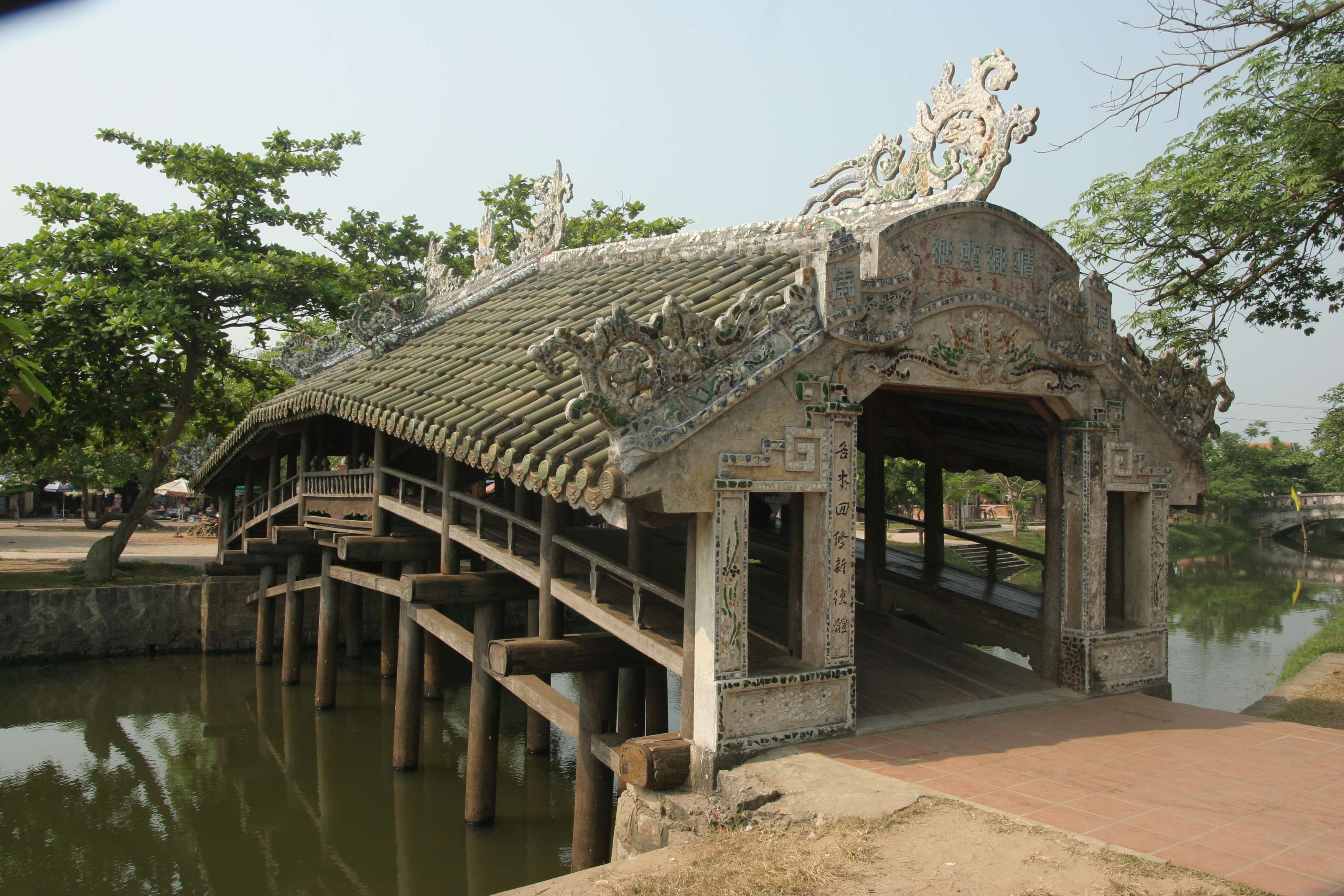 Thanh Toan Bridge