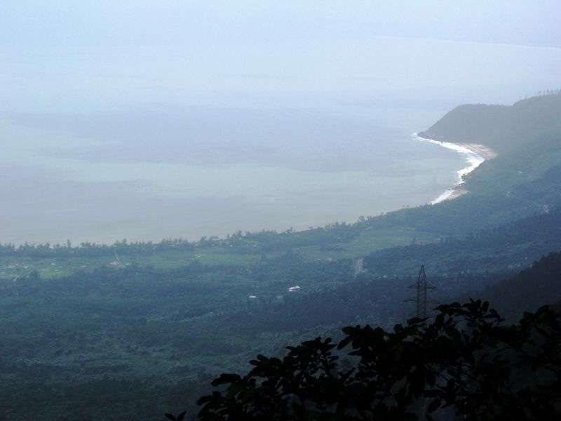 Làng Vân Beach at Hai Van Pass