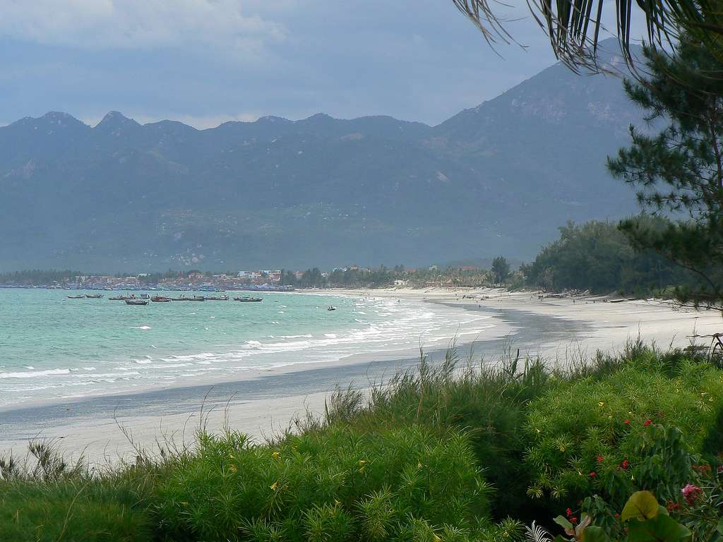 Doc Let Beach, Hon Khoi Peninsula