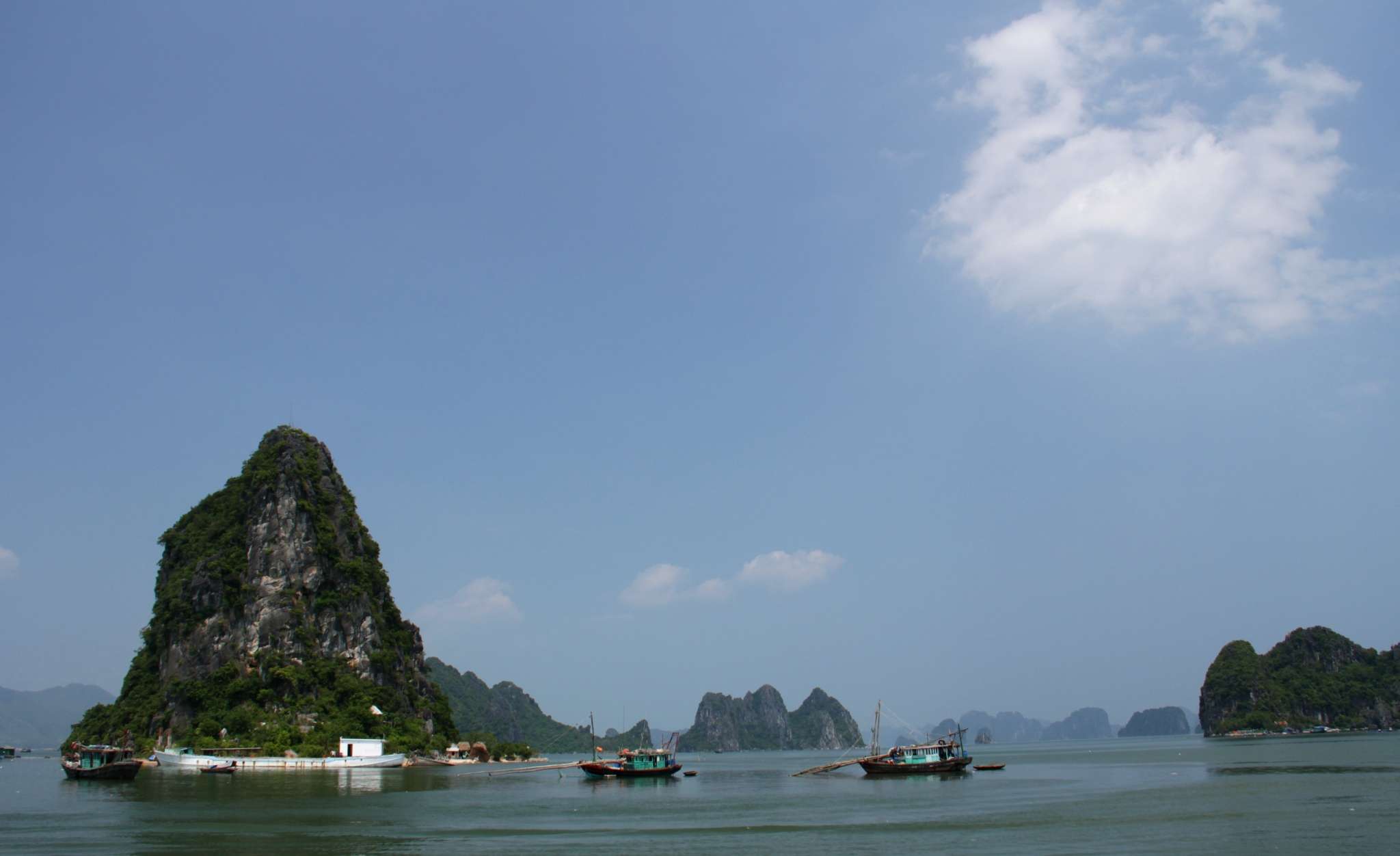 Quan Lan, Bai Tu Long