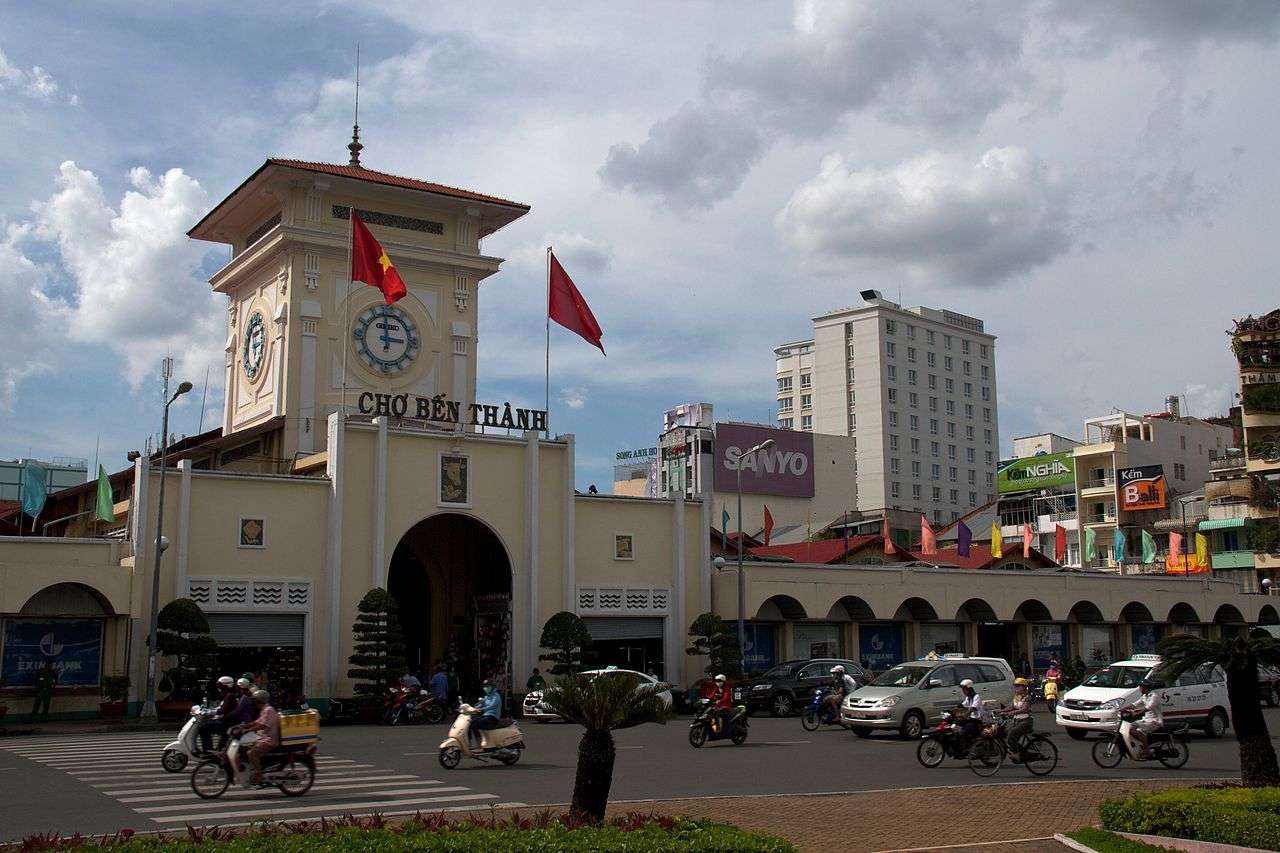 Visit Ben Thanh Market area