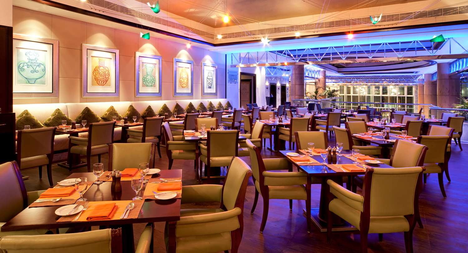 35 Best Restaurants in Dubai For An Authentic Dining Experience!