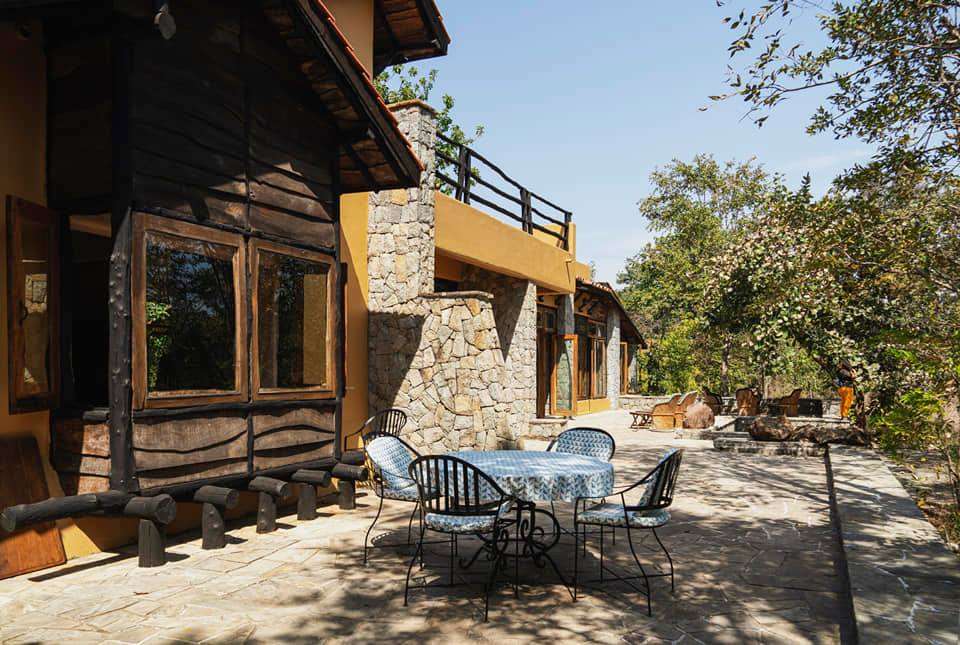 Kanha Earth Lodge