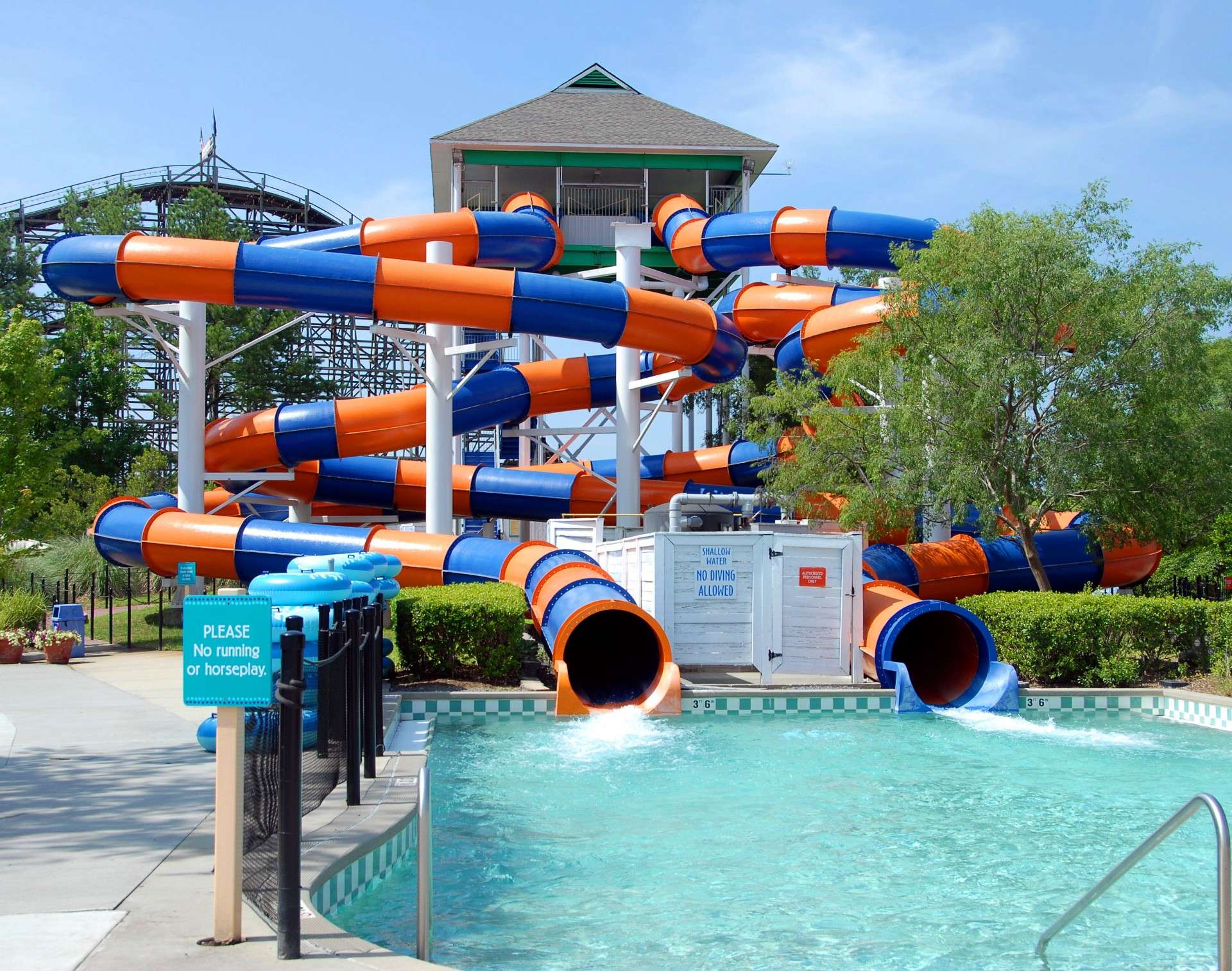 Delight in a Family Outing at Circus Waterpark