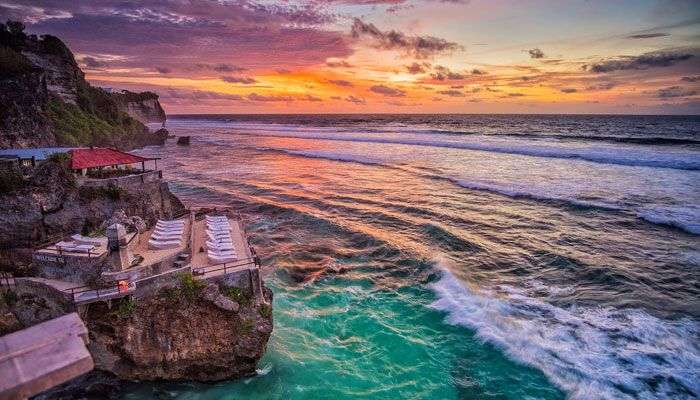  Discover Hidden Coves and Caves at Suluban Beach