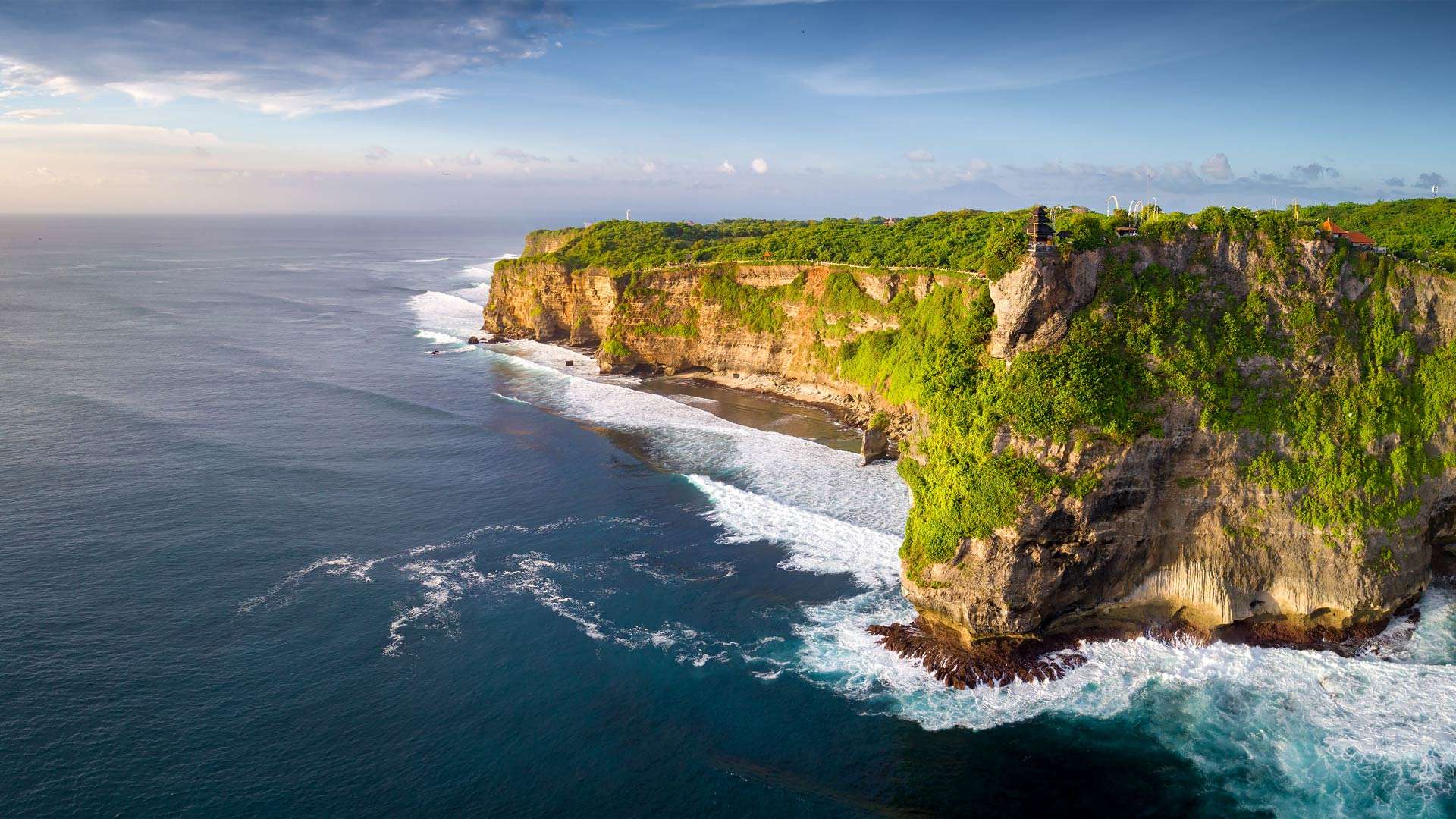 Enjoy Panoramic Views at Pura Luhur Uluwatu