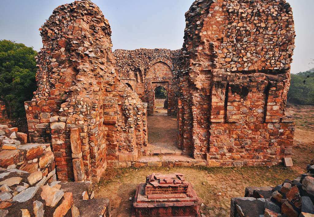 Refreshing Walk through Mehrauli Archaeological Park in New Delhi
