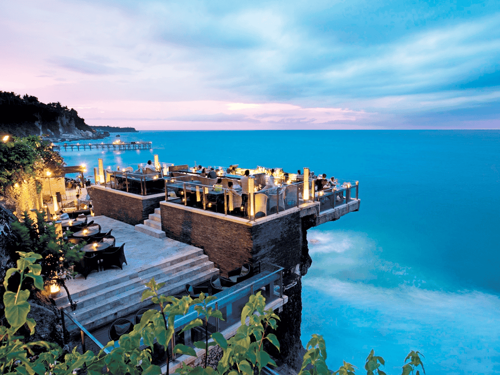 Sip Cocktails with your Partner at Cliff Side Bar