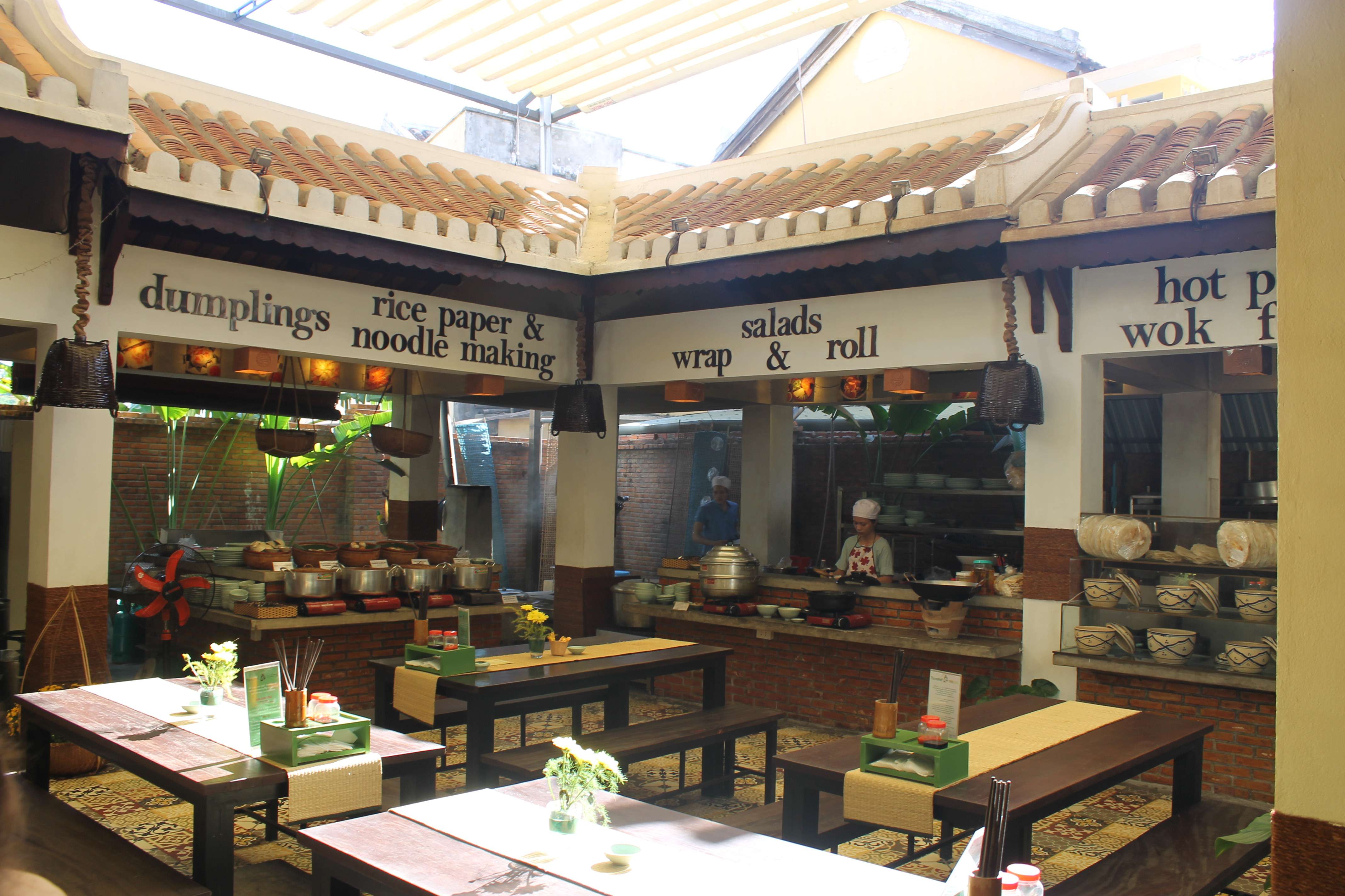 STREETS Restaurant Cafe