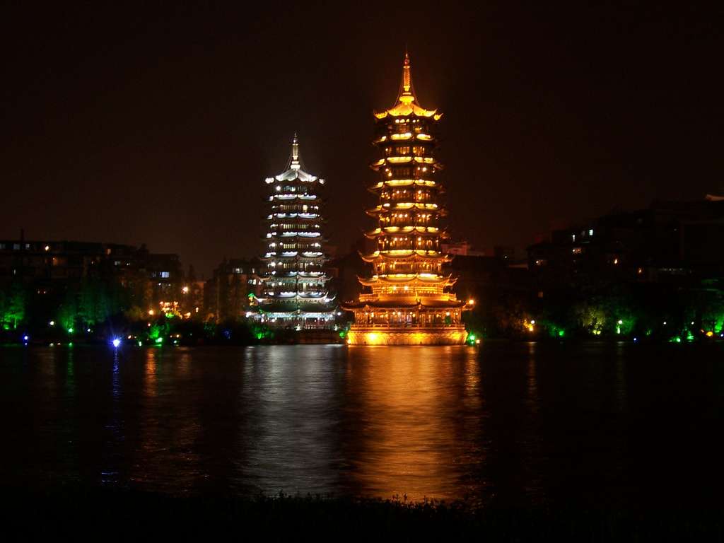 Shanghai to Hong Kong: a Sightseeing Tour