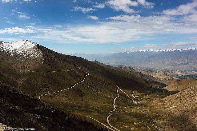 Cycling on Khardung La