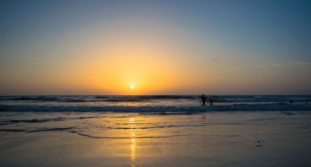 Aksa Beach (23 Km from Mumbai Airport)