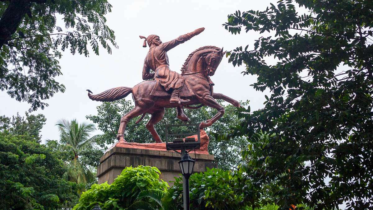Shivaji Park (9.5 km from Mumbai Airport)