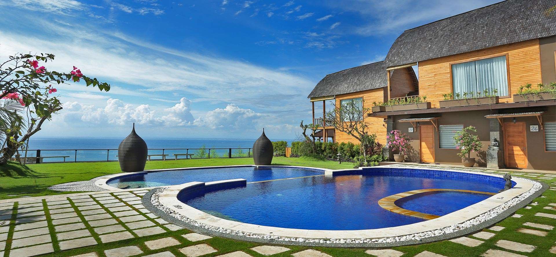 De Sapphire Cliff Villa