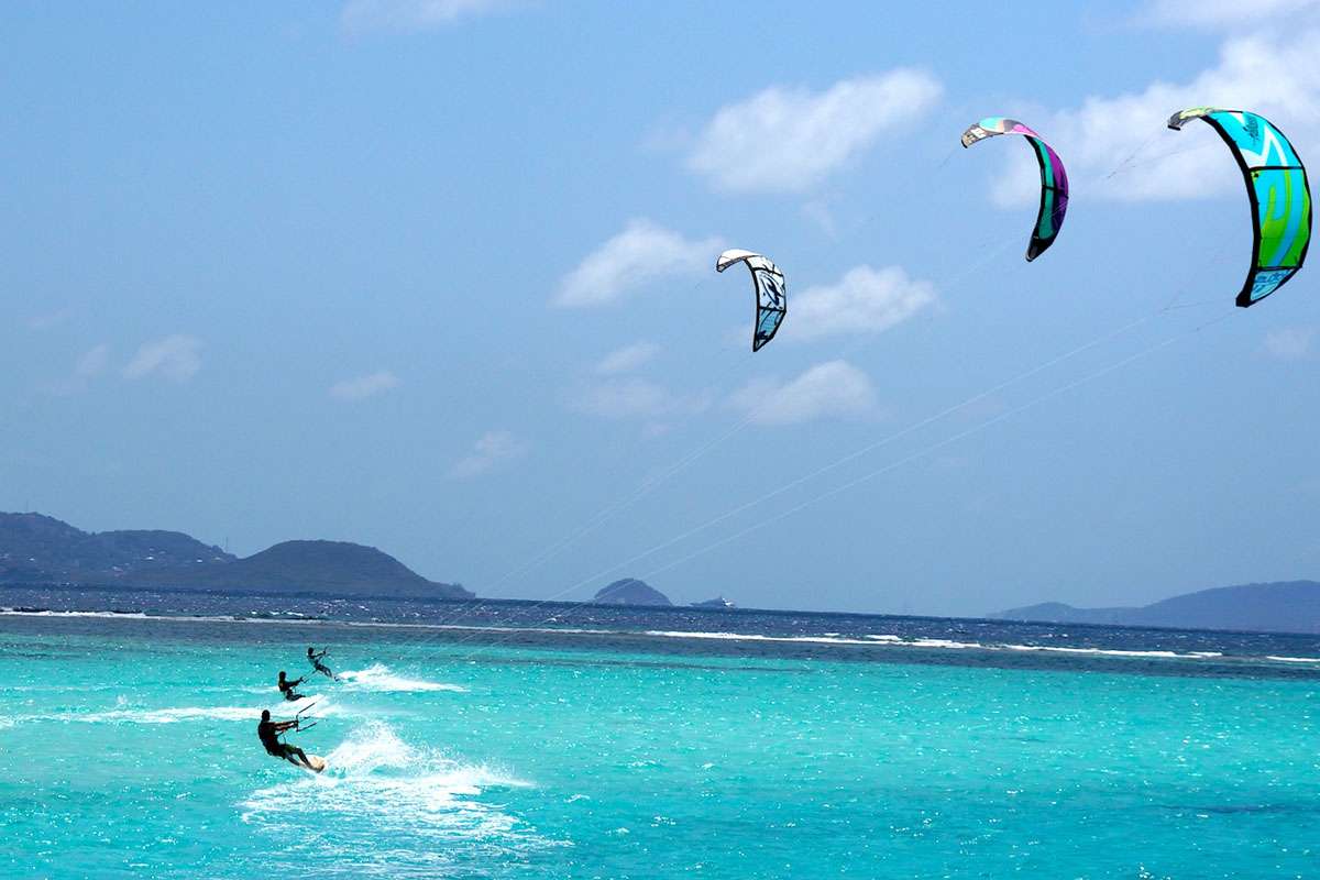 Kitesurfing 