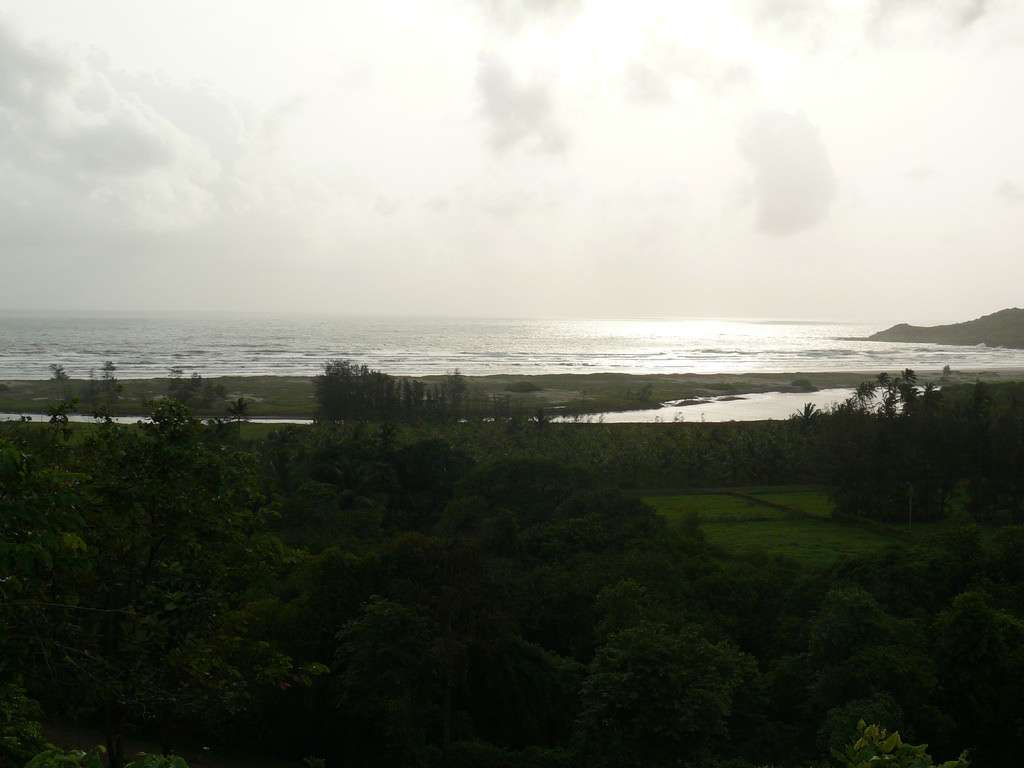 Ganpatipule (326 km from Pune)