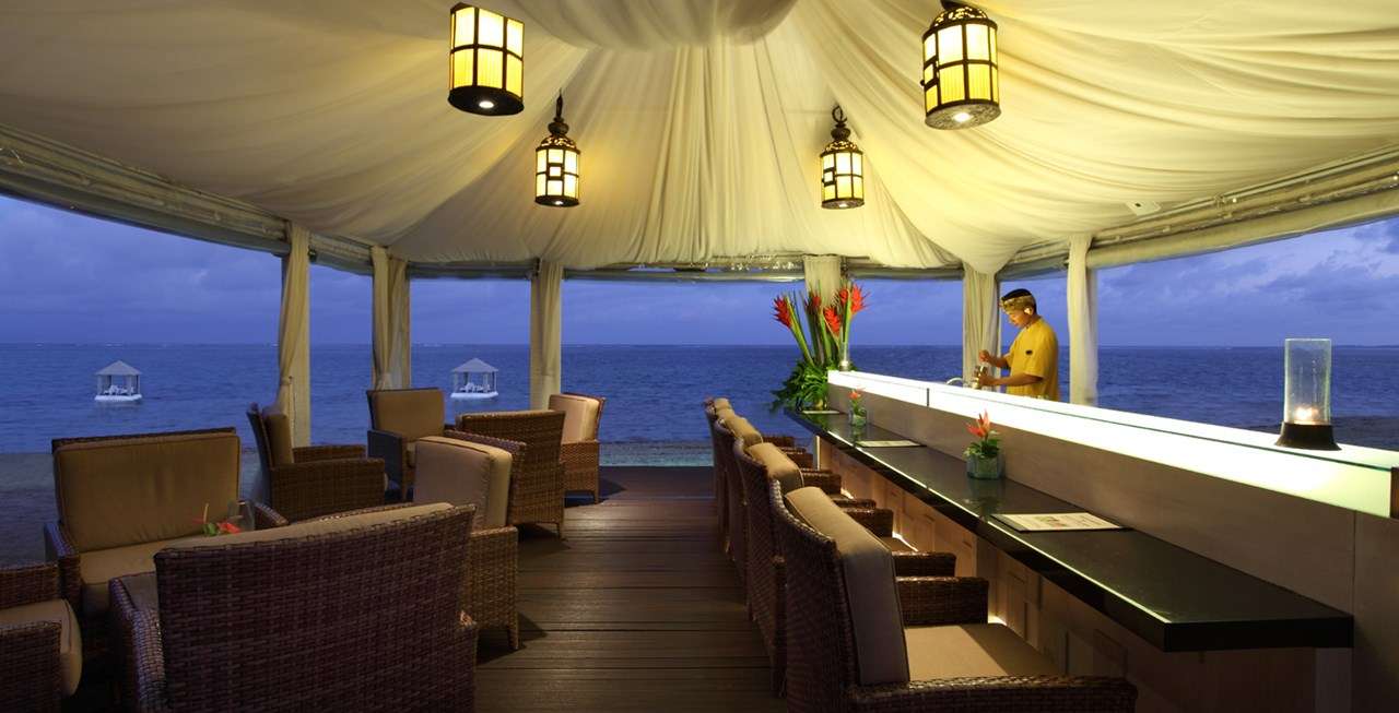 Relish Your Favourite Drink at ??Puri Santrian Bar