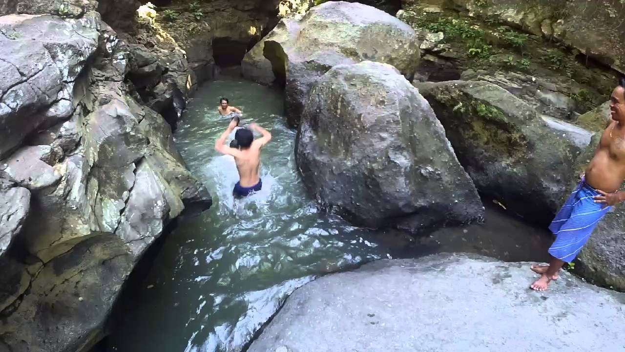 Have fun at the Secret Canyon of Sukawati